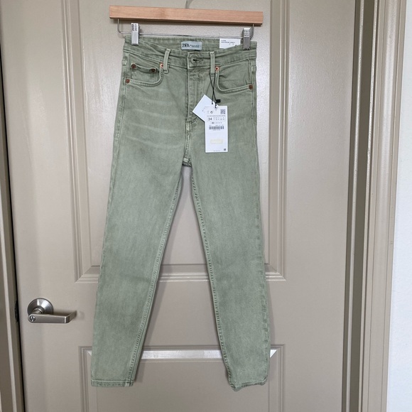 Zara Hi-Rise Juniors size 2 Denim Jeans in sage green color.  NWT. - Picture 9 of 15